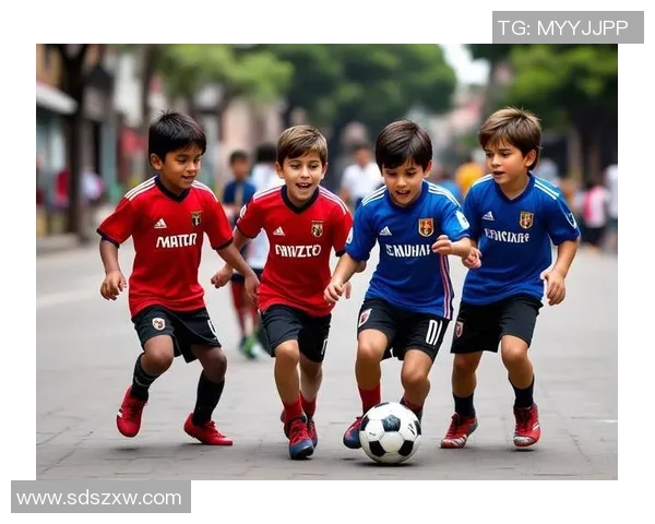 足球明星的可爱孩子们在绿茵场上展现天赋与魅力的精彩瞬间